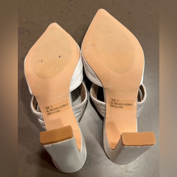 Lulu’s Celines White Satin Rhinestone Pointed-Toe Mule Pumps. Sz: 7 - Picture 13 of 15